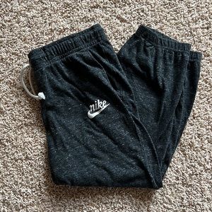 Nike cropped pants
